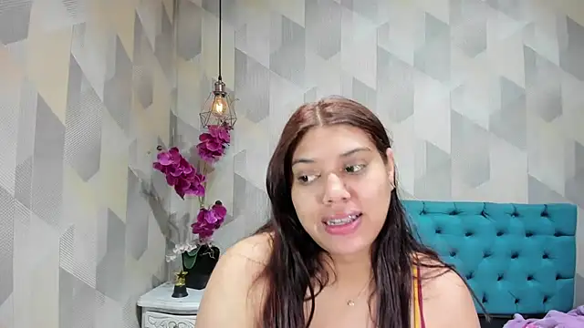 LindaBreeS online show from September 19, 12:59 pm