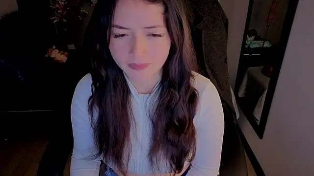 Snapshot of almma_shy chatting on October 15, 1:25 pm almma shy online show from October 15, 1:25 pm