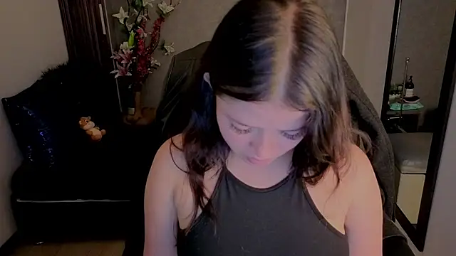 Snapshot of almma_shy chatting on October 1, 2:33 pm almma shy online show from October 1, 2:33 pm