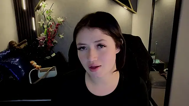 Snapshot of almma_shy chatting on September 23, 1:42 pm almma shy online show from September 23, 1:42 pm