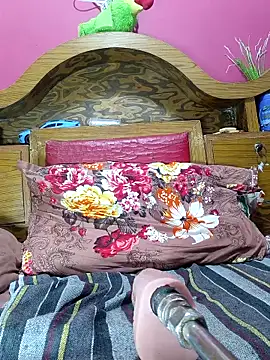sexychutxxx7 online show from June 3, 12:01 am