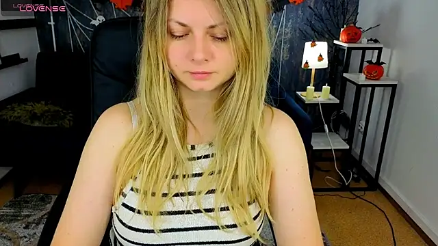 SmilingEmily  online show from October 20, 6:49 am