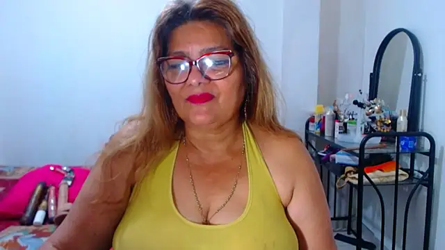 maturehot649 online show from April 17, 1:30 am