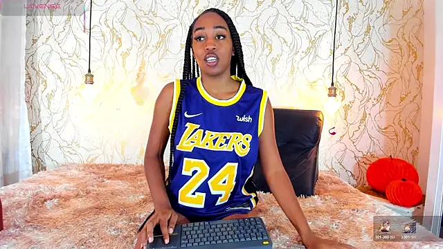 NATALIE PARKERR online show from November 7, 1:06 pm