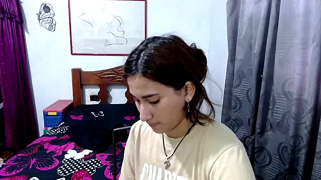 Snapshot of LadyMilk003 chatting on October 14, 3:47 pm LadyMilk003 online show from October 14, 3:47 pm