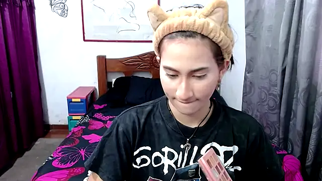 Snapshot of LadyMilk003 chatting on September 16, 3:53 pm LadyMilk003 online show from September 16, 3:53 pm