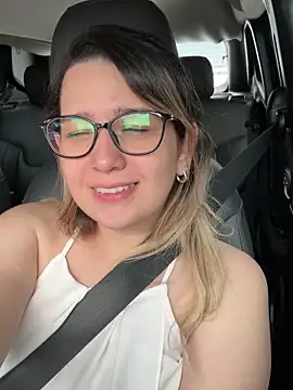 amooraaamoon online show from November 13, 7:02 pm