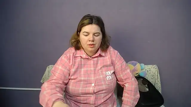 so shy online show from April 18, 6:27 am