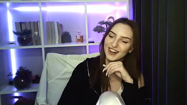 X Alisa online show from September 30, 7:30 pm