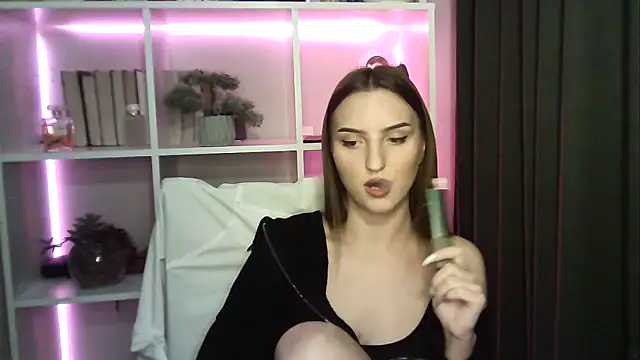 X Alisa online show from October 6, 6:45 pm