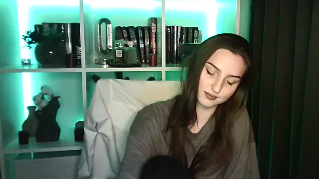 X Alisa online show from April 5, 6:18 pm