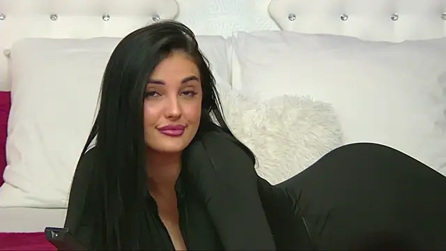 SophiaVilner online show from December 5, 7:15 pm