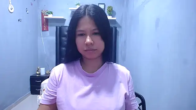 Letty Plugxo online show from March 18, 2:44 pm