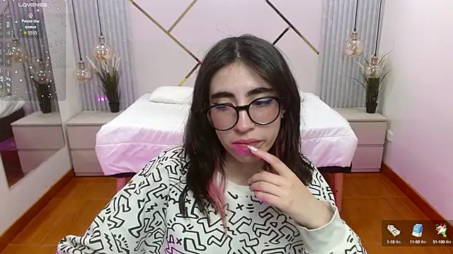 LenaRoses online show from September 15, 8:05 pm