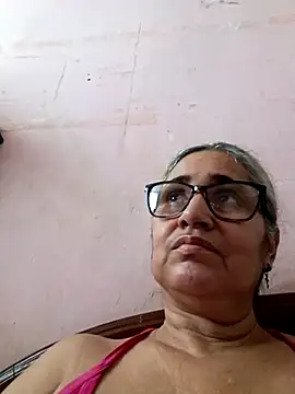  candi online show from December 5, 4:52 pm