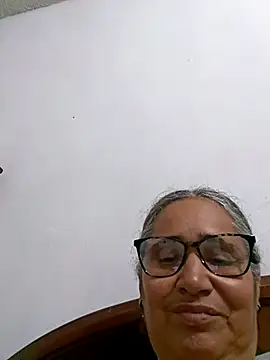  candi online show from April 16, 9:39 pm