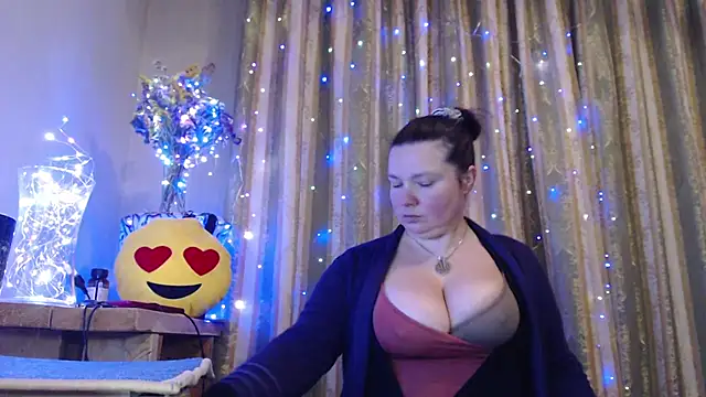 amorelara online show from February 18, 3:05 am