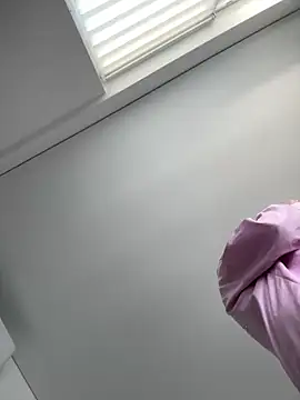 RiriRoseey online show from September 28, 9:14 am