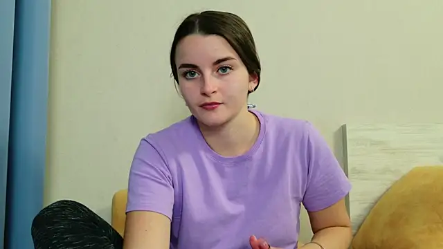 Miss Arwen online show from April 25, 4:48 pm