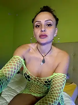 dolcevita002 online show from February 3, 7:35 am