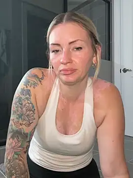 MaggieMayI89 online show from June 30, 11:53 am