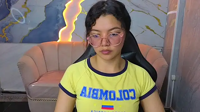 victoria castillo b online show from April 14, 7:36 pm