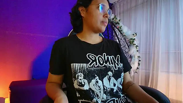 Emmapark  online show from March 22, 7:31 pm