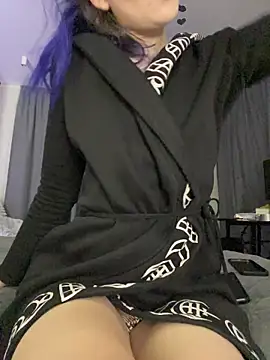 Erotic Synth Goddess online show from November 15, 5:25 pm