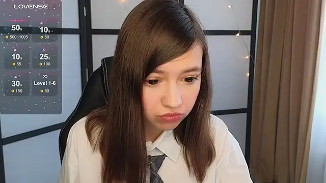 Lina Brownie online show from October 26, 4:30 am