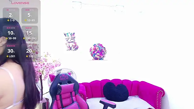 Miss dolly  online show from March 9, 12:30 pm