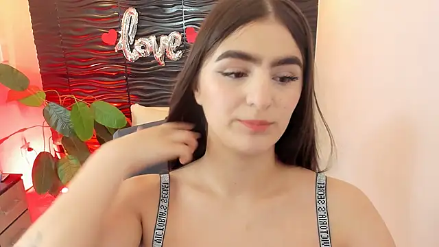 Snapshot of sofia_44 chatting on October 4, 12:44 pm sofia 44 online show from October 4, 12:44 pm