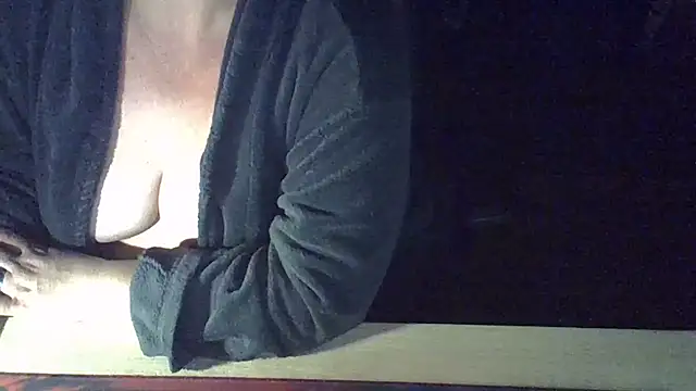 Snapshot of Silvia2277 chatting on October 18, 7:48 pm Silvia2277 online show from October 18, 7:48 pm