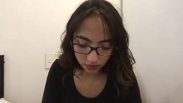 Sophi  a online show from January 10, 1:10 am