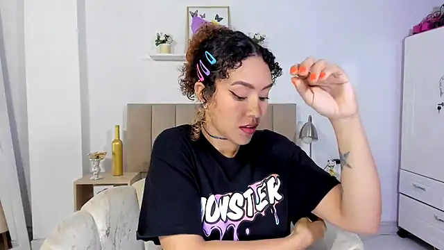Zoe Gruber online show from July 12, 12:11 am