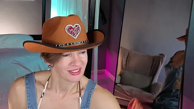 Snapshot of Dorothy_Meyer chatting on October 1, 4:28 am Dorothy Meyer online show from October 1, 4:28 am