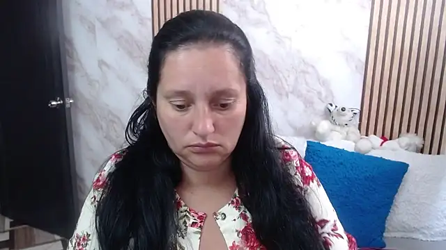 Snapshot of CristialJones_ chatting on September 10, 2:06 pm CristialJones online show from September 10, 2:06 pm