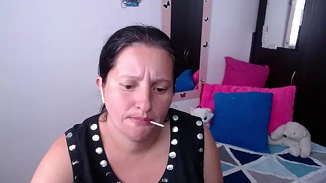 CristialJones  online show from November 13, 3:55 pm