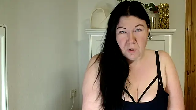 p6w official online show from March 10, 5:00 am