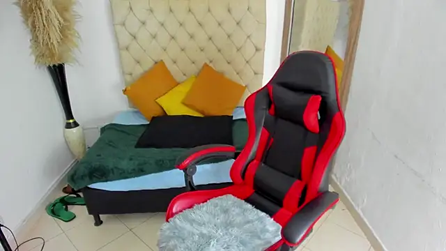 helena copper  online show from April 7, 3:30 am