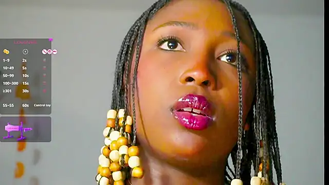 Snapshot of EmmaSanzz_ chatting on October 6, 12:00 pm EmmaSanzz online show from October 6, 12:00 pm