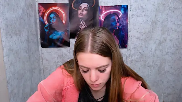 Snapshot of AliceFlirtt_ chatting on October 9, 10:41 am AliceFlirtt online show from October 9, 10:41 am