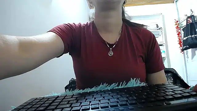 Luna girlhot  online show from April 29, 6:57 pm