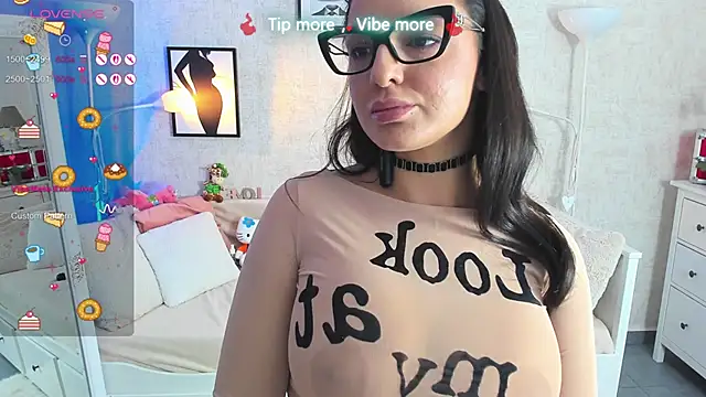 Snapshot of LindsayDeee chatting on September 16, 10:12 am LindsayDeee online show from September 16, 10:12 am