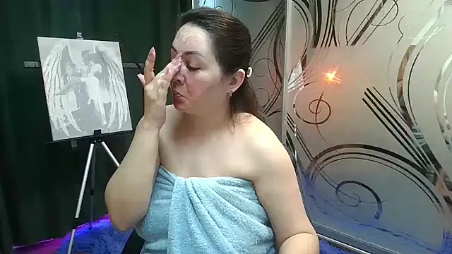 JuliaMorganss online show from April 19, 7:08 am