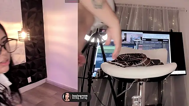 nickky   online show from October 1, 3:44 am