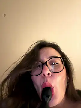 Its Jade online show from January 9, 6:45 pm