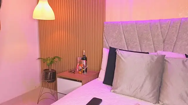 Dakota diaz  online show from November 27, 9:28 pm