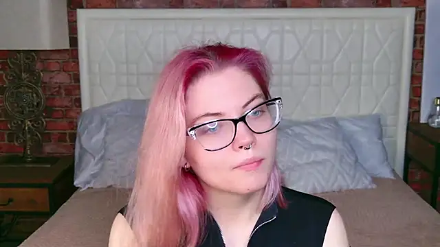 Lisa Adam online show from October 9, 6:01 pm