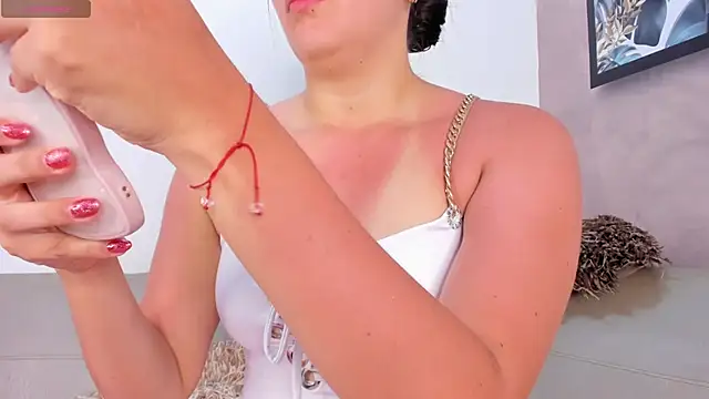 DahianaLincoln online show from September 19, 2:32 am