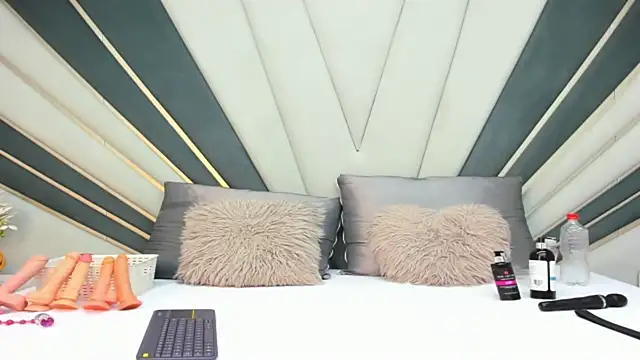 Snapshot of kathy-steven chatting on November 1, 8:02 pm kathy-steven online show from November 1, 8:02 pm